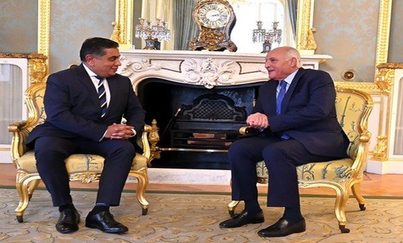 الجزائر والمملكة المتحدة الجزائر والمملكة المتحدة