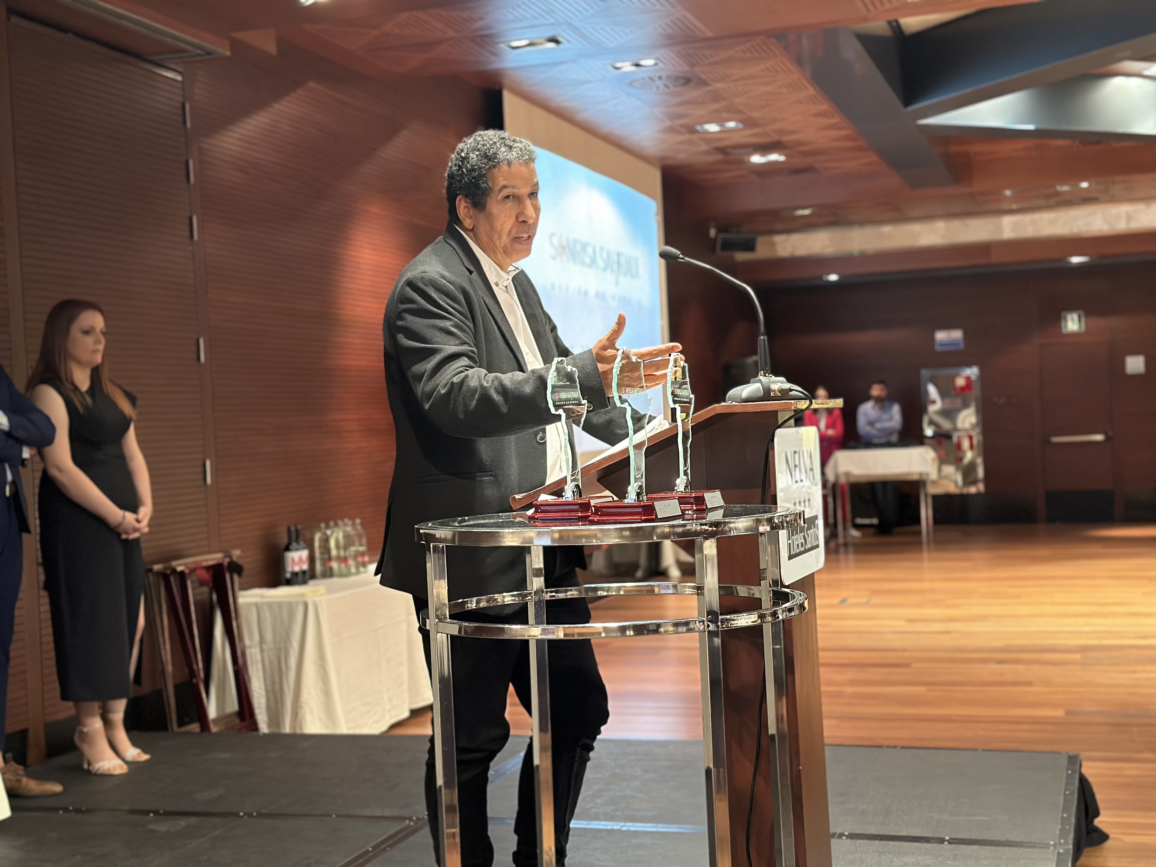Intervención de Abdulah Arabi durante la gala Solidaria Abdulah Arabi, Delegado del Frente POLISARIO en España