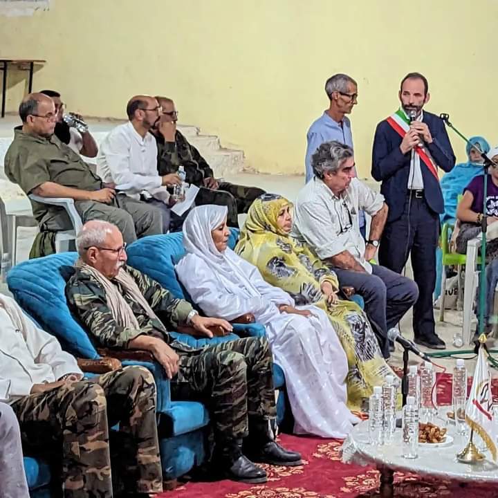 Altos cargos del Frente POLISARIO y la RASD ofrecen recepcion a la delegación italiana delegación italiana es despedida por autoridades saharauis