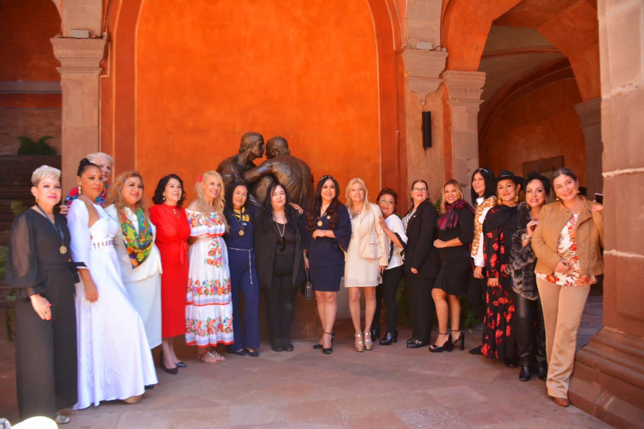 KARINA KRENN alza voz por la mujer saharaui activista escritora KARINA KRENN