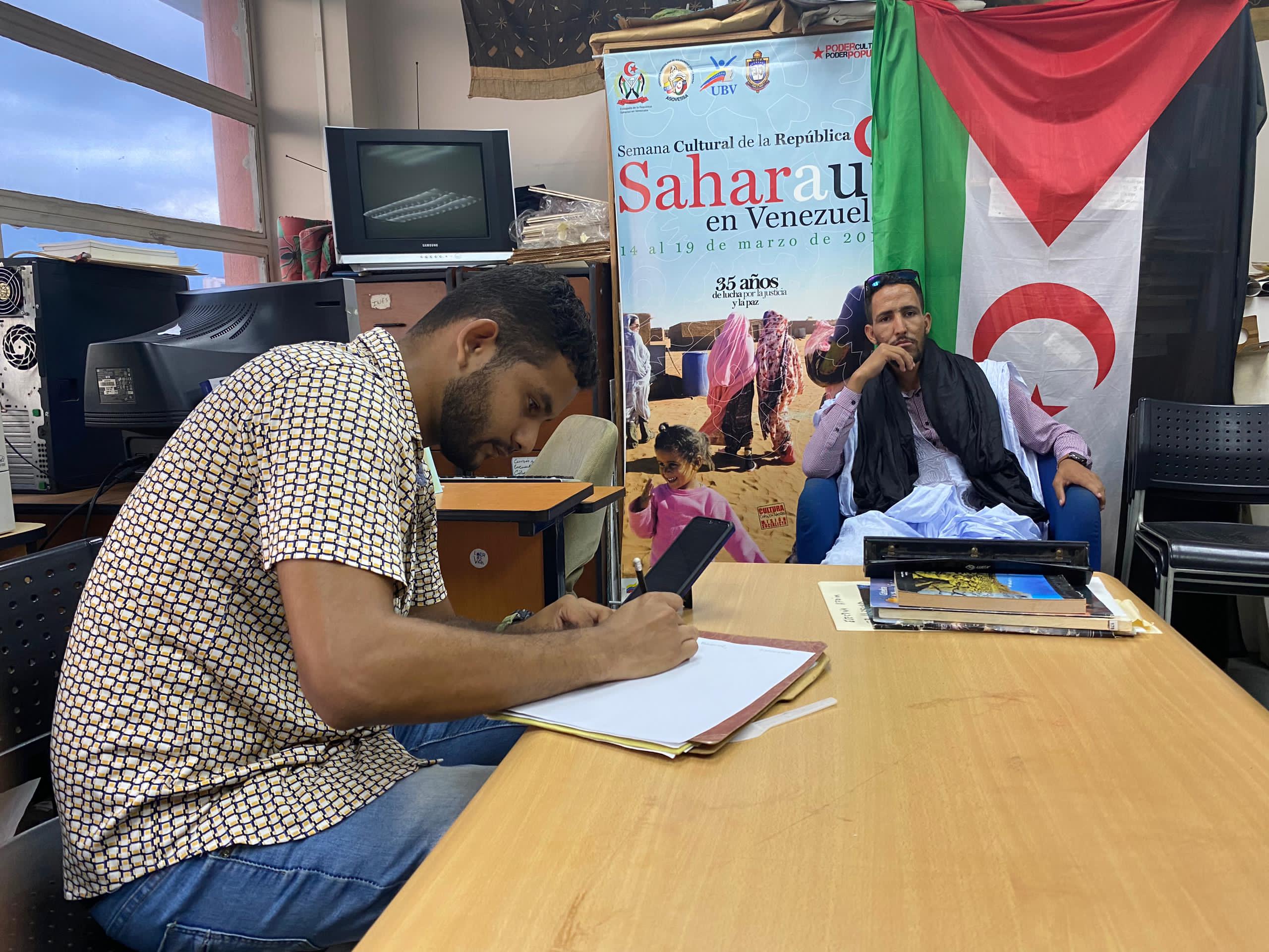 profesor saharaui cine saharaui Escuela de Formación Audiovisual Abidin Kaid Saleh cine saharaui Escuela de Formación Audiovisual Abidin Kaid Saleh