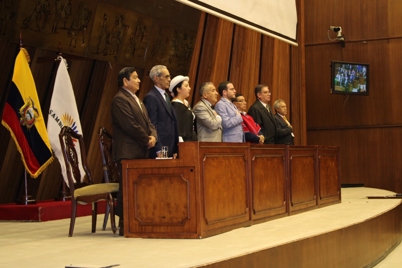 Embajada EASD en Ecuador recibe Premio Eloy Alfaro “Símbolo de la Libertad” la Confederación Nacional de Periodistas del Ecuador, entrega premio a la embajada saharaui