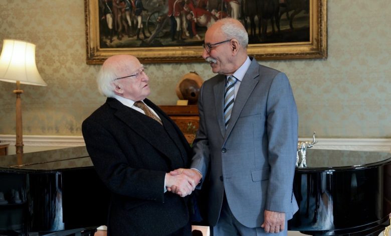 Brahim gali recibido en el Palacio Presidencial por su homólogo irlandés, doctor Michael Daniel Higgins. El Jefe de Estado