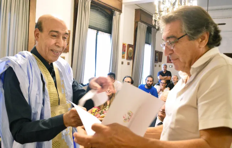 Frente POLISARIO reconoce acompañamiento incondicional a la labor de la Representación en Argentina a Hugo Godoy, Secretario General de la Central de Trabajadores de la Argentina, CTA Autónoma. Frente POLISARIO reconoce acompañamiento incondicional a la labor de la Representación en Argentina a Hugo Godoy, Secretario General de la Central de Trabajadores de la Argentina, CTA Autónoma.