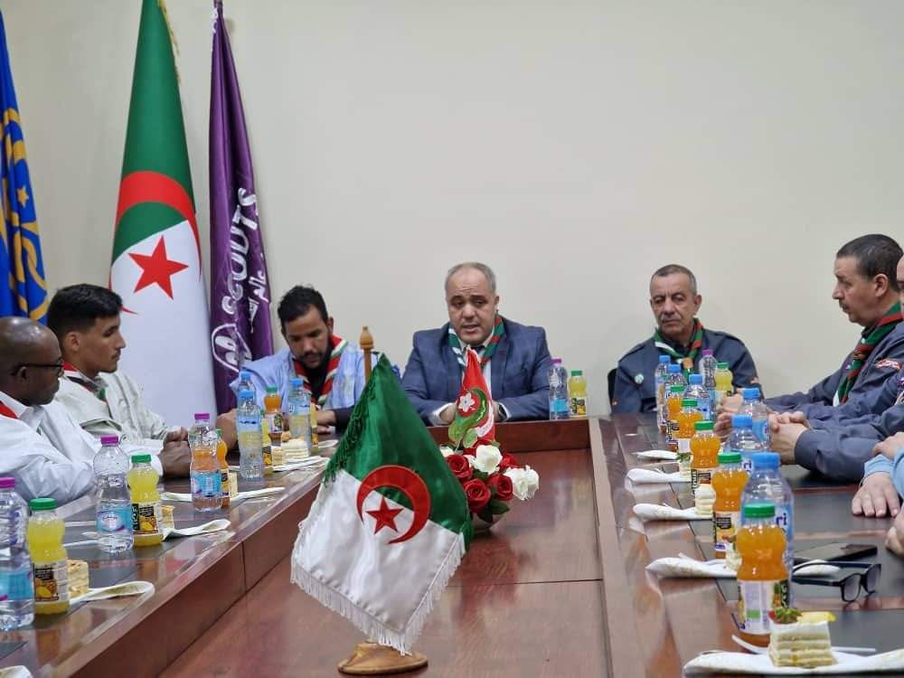 الكشافة