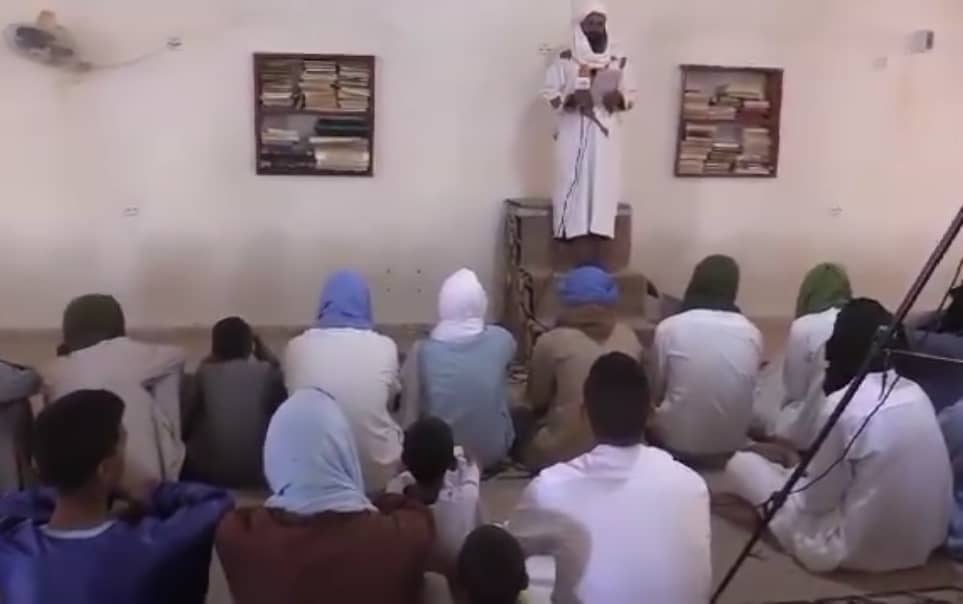 الشؤون