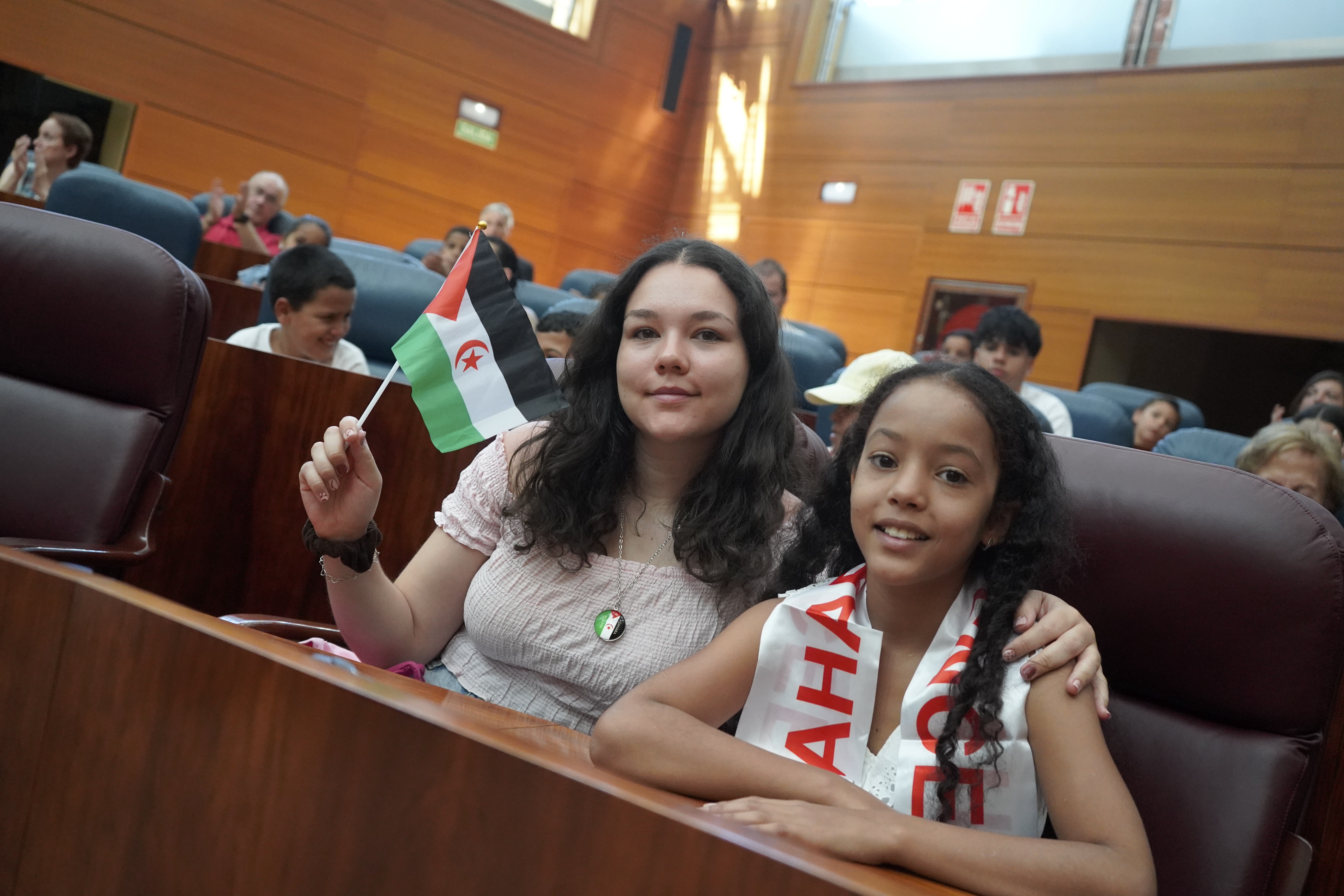 La Asamblea de Madrid abre sus puertas a los pequeños embajadores saharauis La Asamblea de Madrid abre sus puertas a los pequeños embajadores saharauis