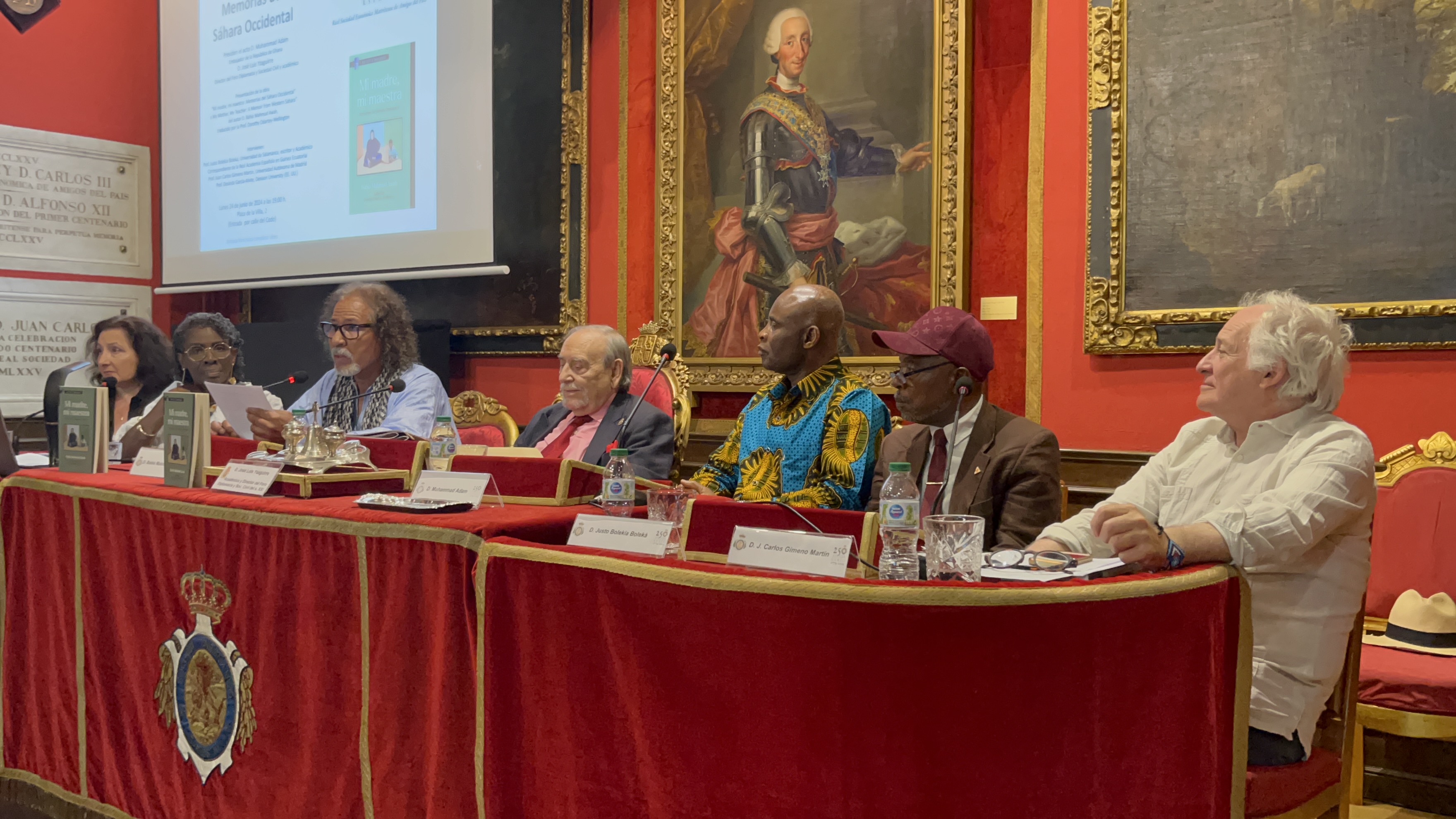 Embajador de Ghana en España organiza acto para la “presentación del libro “Mi madre, mi maestra: Memorias del Sáhara Occidental" , del escritor Bahia Mahmud Awah. Embajador de Ghana en España organiza acto para la “presentación del libro “Mi madre, mi maestra: Memorias del Sáhara Occidental" , del escritor Bahia Mahmud Awah.