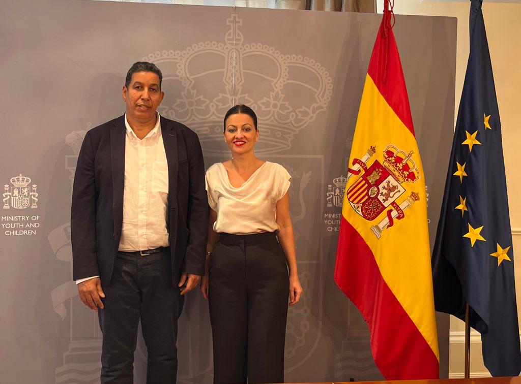 Abdulah Arabi y la Ministra de juventud e Infancia de España