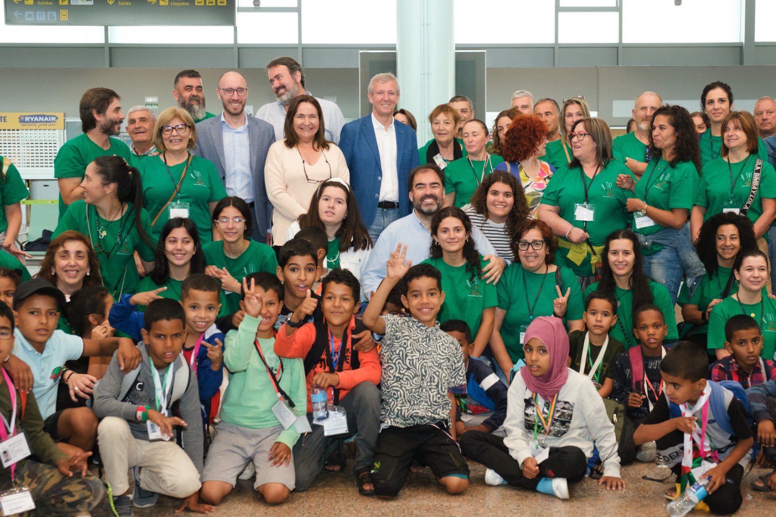 Presidente de la Xunta de Galicia recebe a los pequeños embajadores saharauis Presidente de la Xunta de Galicia recebe a los pequeños embajadores saharauis