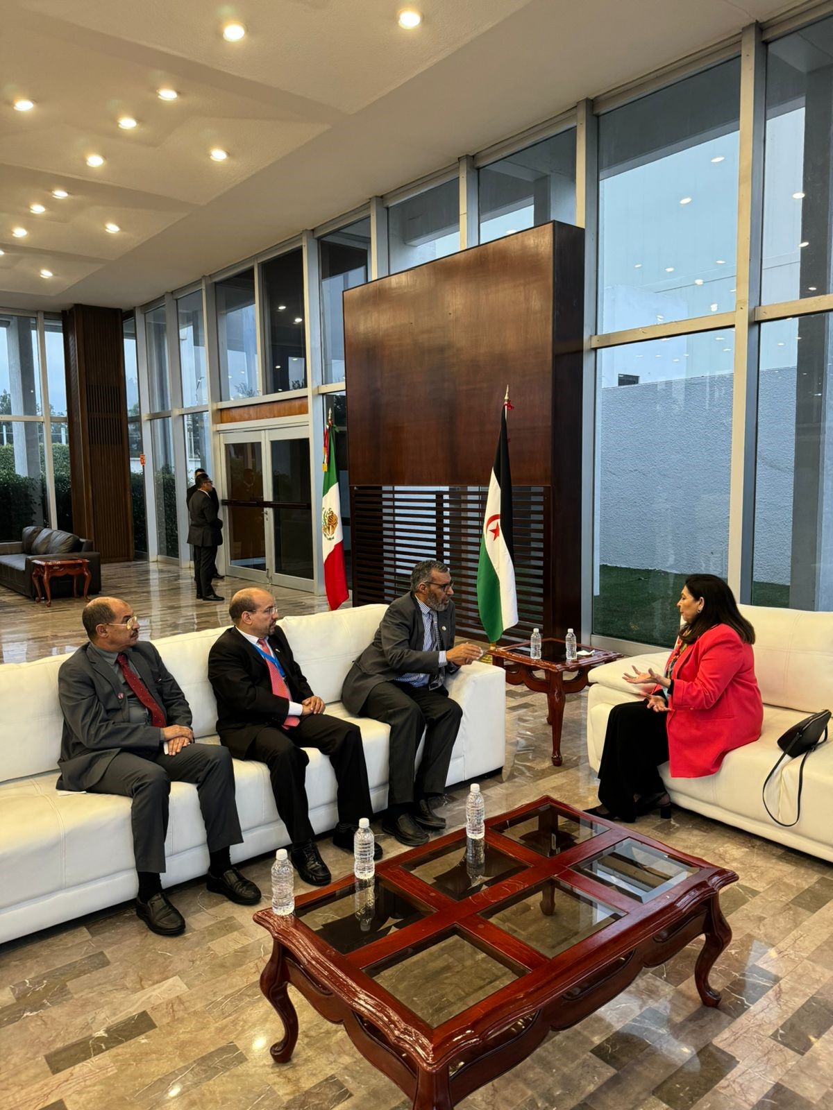 Primer Ministro, Bachraya Hamudi es recibido por la subsecretaria del relaciones exteriores la embajadora María Teresa Mercado Primer Ministro, Bachraya Hamudi y embajadora María Teresa Mercado