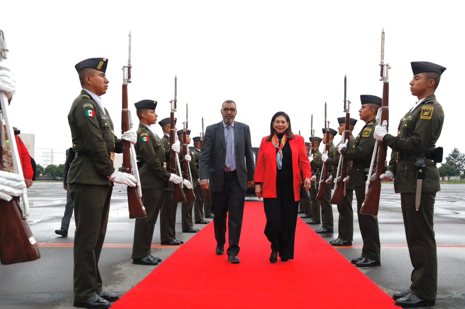 Primer Ministro arriba a México para asistir a los actos de traspaso de gobierno a la nueva presidenta electa de México Primer Ministro, Bachraya Hamudi Bayùn en México