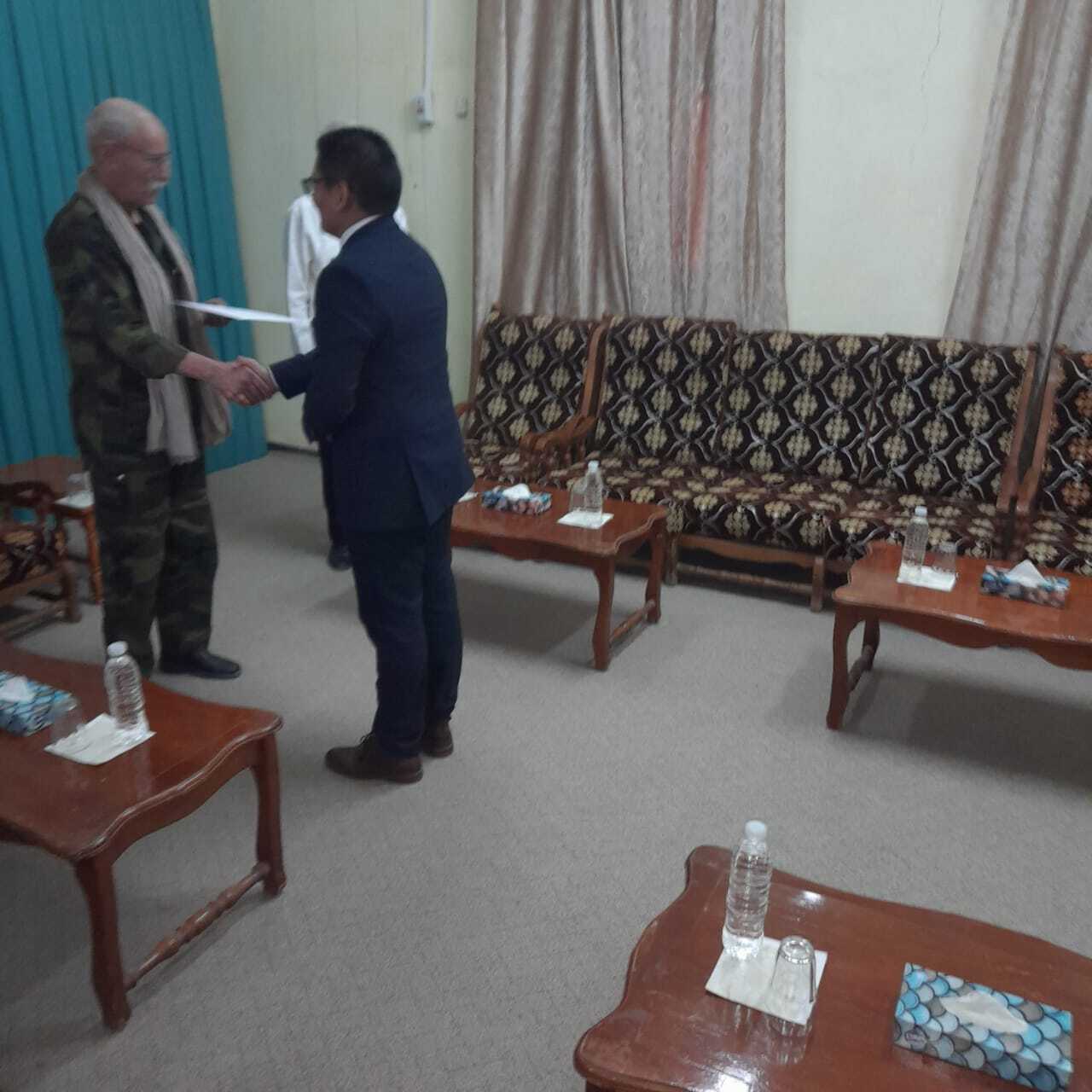 Ceremonia en la Presidencia de la RASD Eduardo entrega al presidente saharai las cartas credenciales como Embajador de Nicaragua ante la RASD