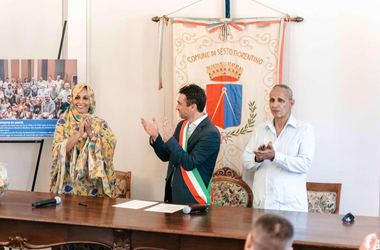 Representante del Frente POLISARIO con sindaco de Sesto Fiorentino tras firma de protocolo de Hermanamiento Protocolo de Hermanamiento