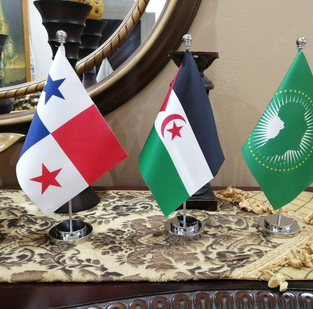 Banderas de Panamá, Republica Saharaui y la Unión Africana. Postura diplomática de Panamá