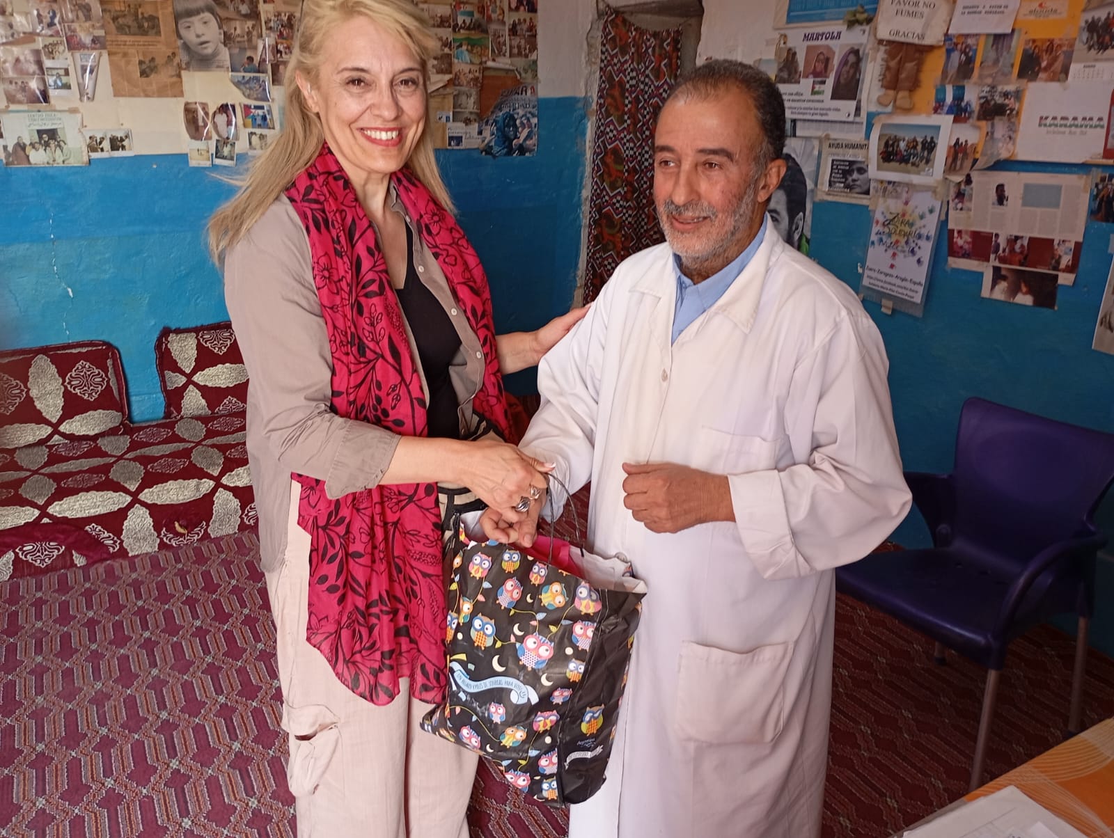 Presidenta de la Asociación Cordobesa de apoyo al Pueblo Saharaui con_director_de_centro_de_discapacitados Presidenta de la Asociación Cordobesa de apoyo al Pueblo Saharaui kari Krenn