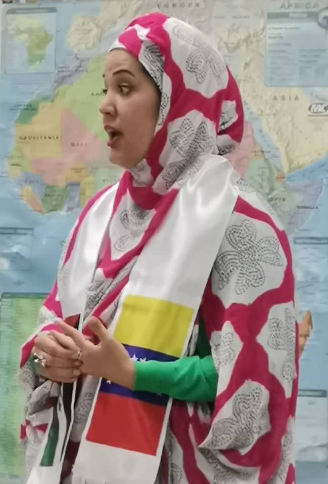 activista Dayana López, de la asociación Sáhara Libre Argentina (ASLA), Homenaje a los presos políticos de Gdeim Izik