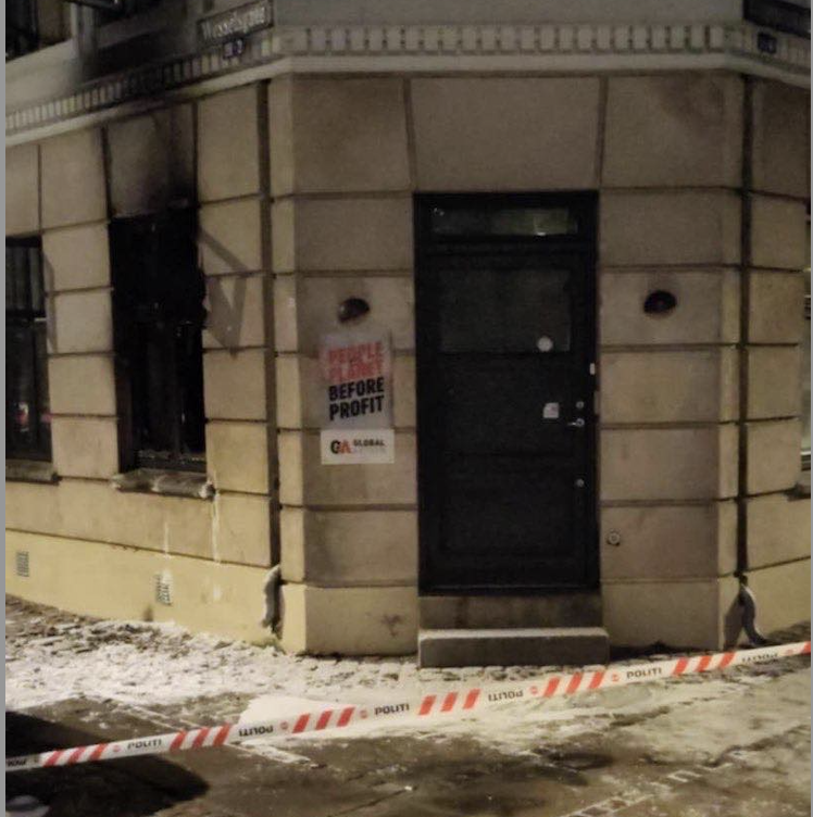 ataque terrorista” contra la organización danesa Global Action ataque terrorista” contra la sede de la organización danesa Global Action