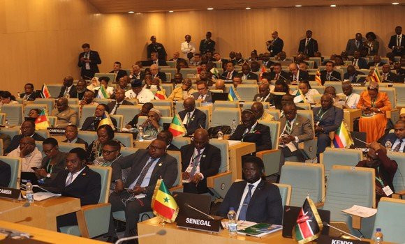 África por la justicia y la reparación de los crímenes históricos cometidos contra los africanos Africa anticolonialista
