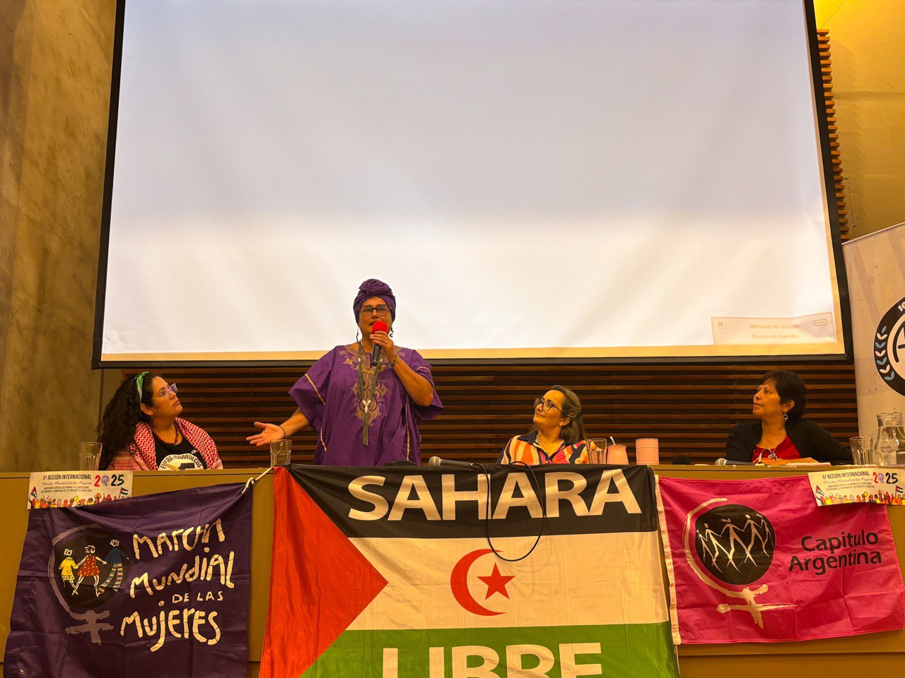 Diana Hamra en CINE DENBATE sobre mujeres saharauis documental “Mujeres del Sáhara Libre”