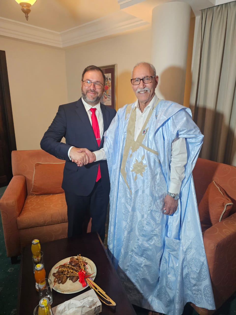 Brahim Gali recibe al canciller venezolano Yvàn Gil Brahim Gali con Yvan Gil, ministro del Poder Popular para Relaciones Exteriores de Venezuela