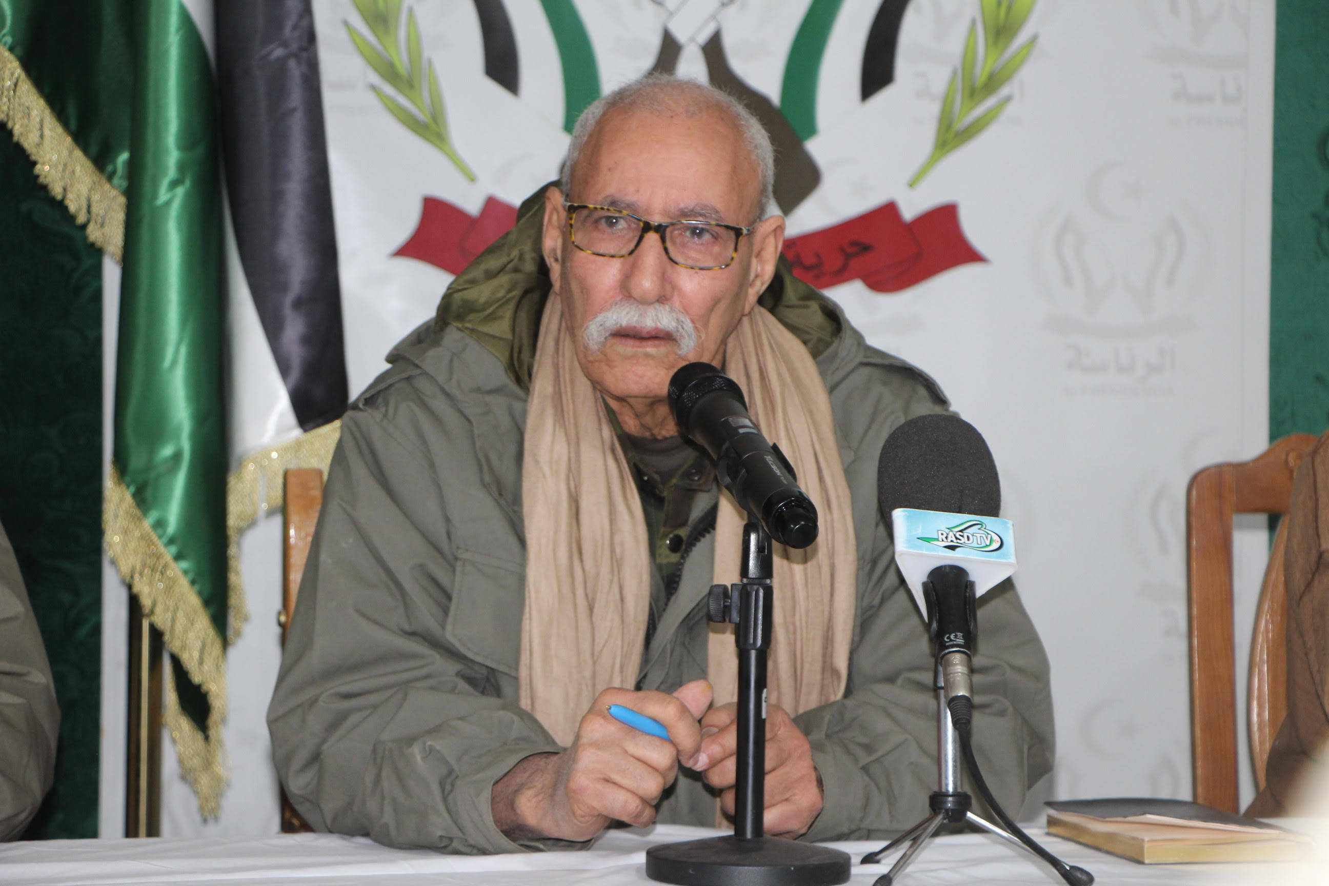 El presidente de la República preside una reunión ampliada de los Cuadros  del Frente POLISARIO y del Estado