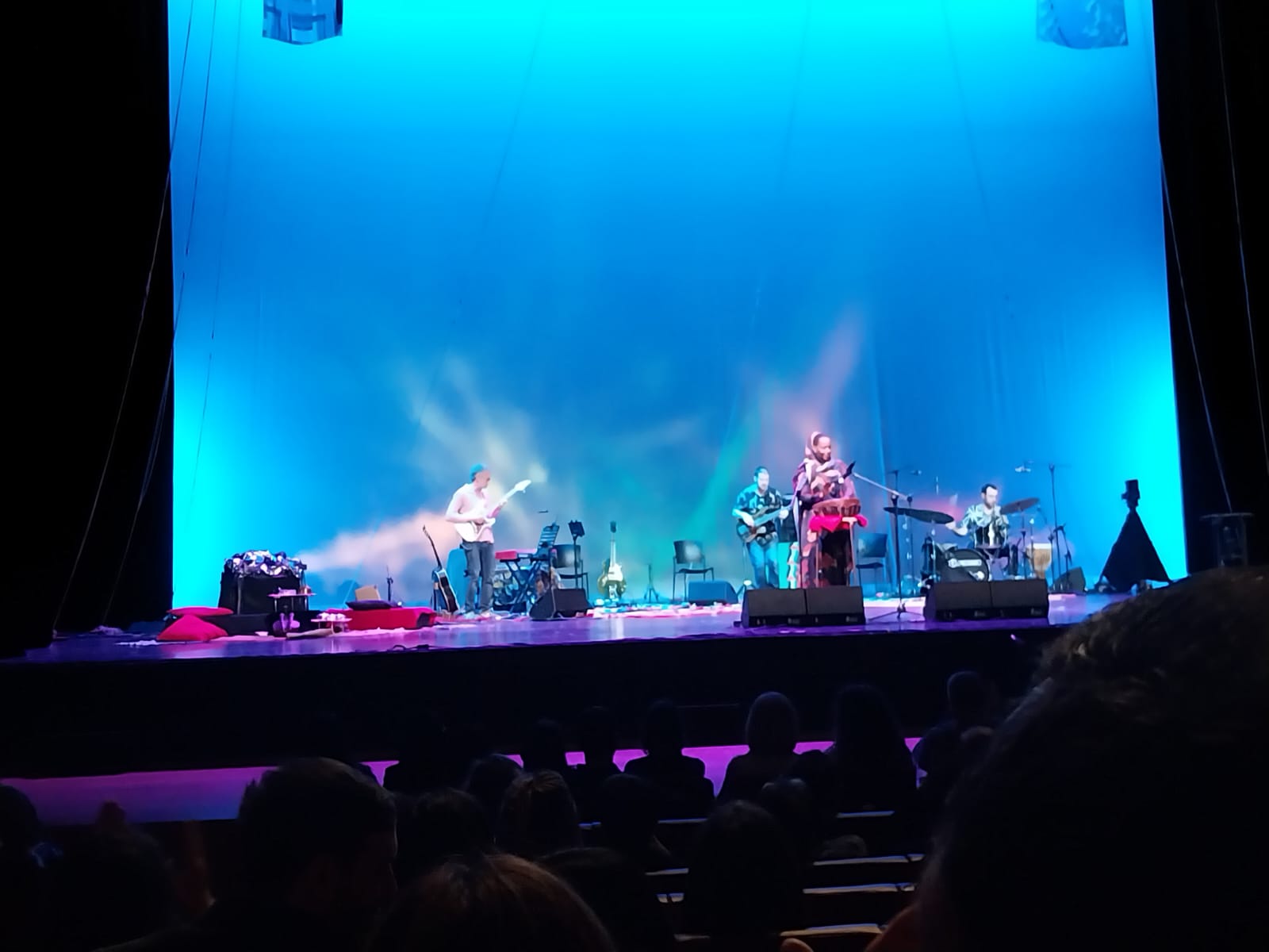 El Palacio Euskalduna se llena de solidaridad con el pueblo saharaui El Palacio Euskalduna se llena de solidaridad con el pueblo saharaui