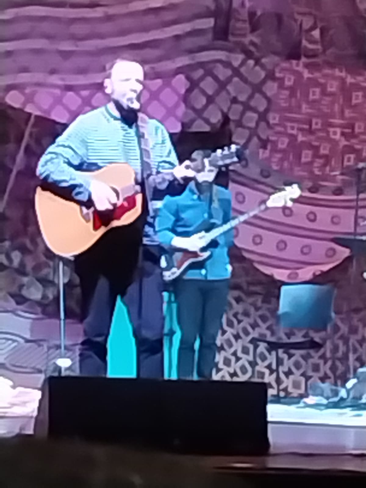 el grupo Saharari Kantari, junto a cantantes vascos y palestinos, ofreció un repertorio El Palacio Euskalduna se llena de solidaridad con el pueblo saharaui