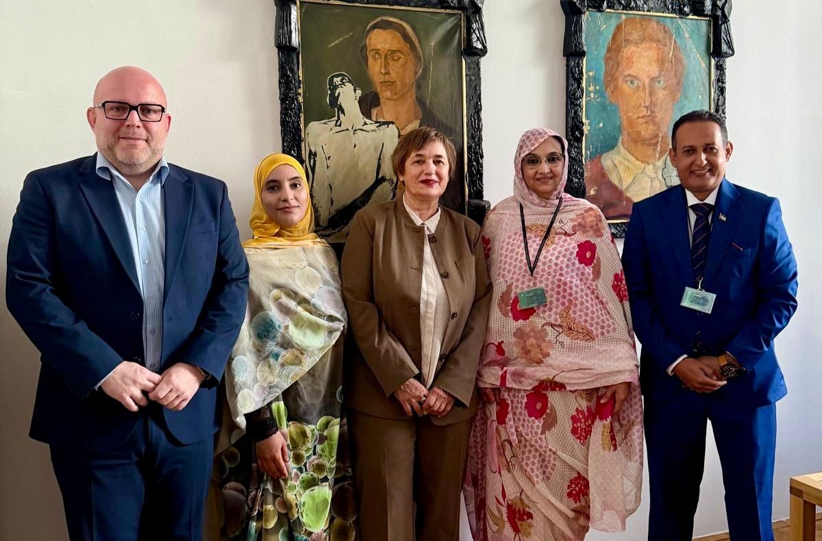 Aminatou in Slovenia 26