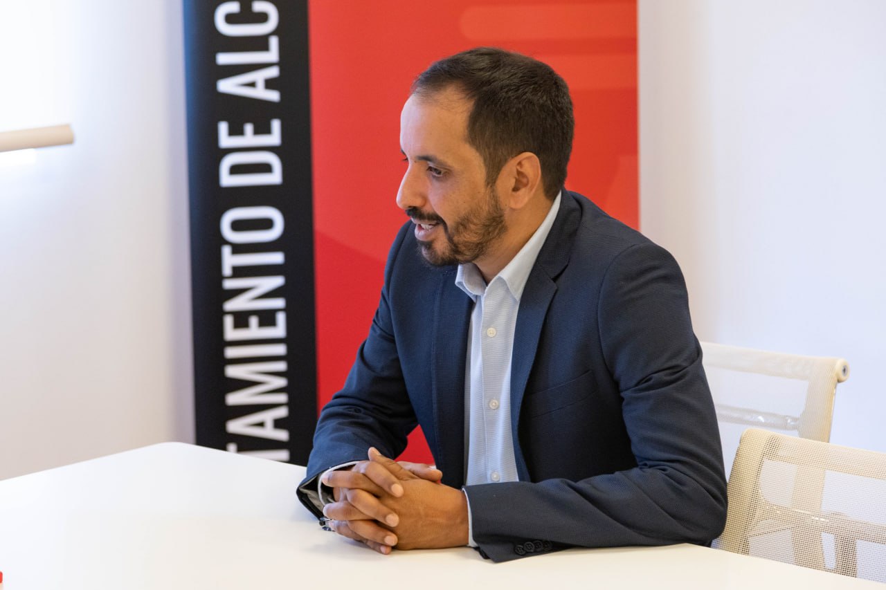 Jalil Mohamed Abdelaziz , Delegado saharaui para Madrid
