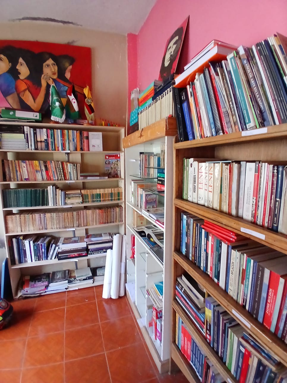 fondo bibliográfico donado por la ex Misión Diplomática Saharaui y otros aportes solidarios en este país andino. fondo bibliográfico donado por la ex Misión Diplomática Saharaui y otros aportes solidarios en este país andino.