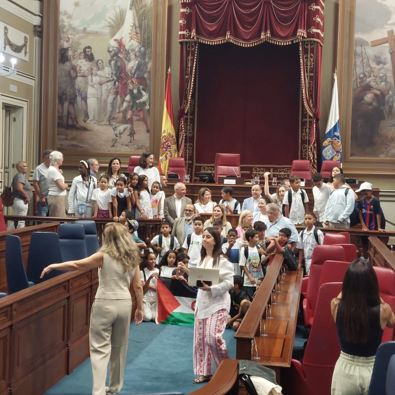 Canarias recibe a pequeños embajadores saharauis en medio de un ambiente estival humanitario y recreativo Canarias recibe a pequeños embajadores saharauis en medio de un ambiente estival humanitario y recreativo