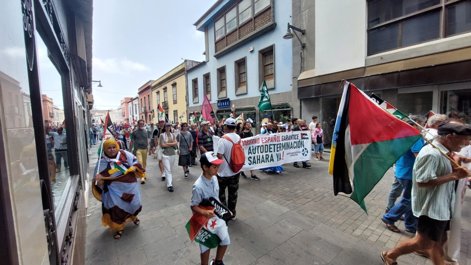 Manifestación por un Sáhara Occidental “Libre y en Paz” recorre las calles de La Laguna, en Tenerife Manifestación por un Sáhara Occidental “Libre y en Paz” recorre las calles de La Laguna, en Tenerife