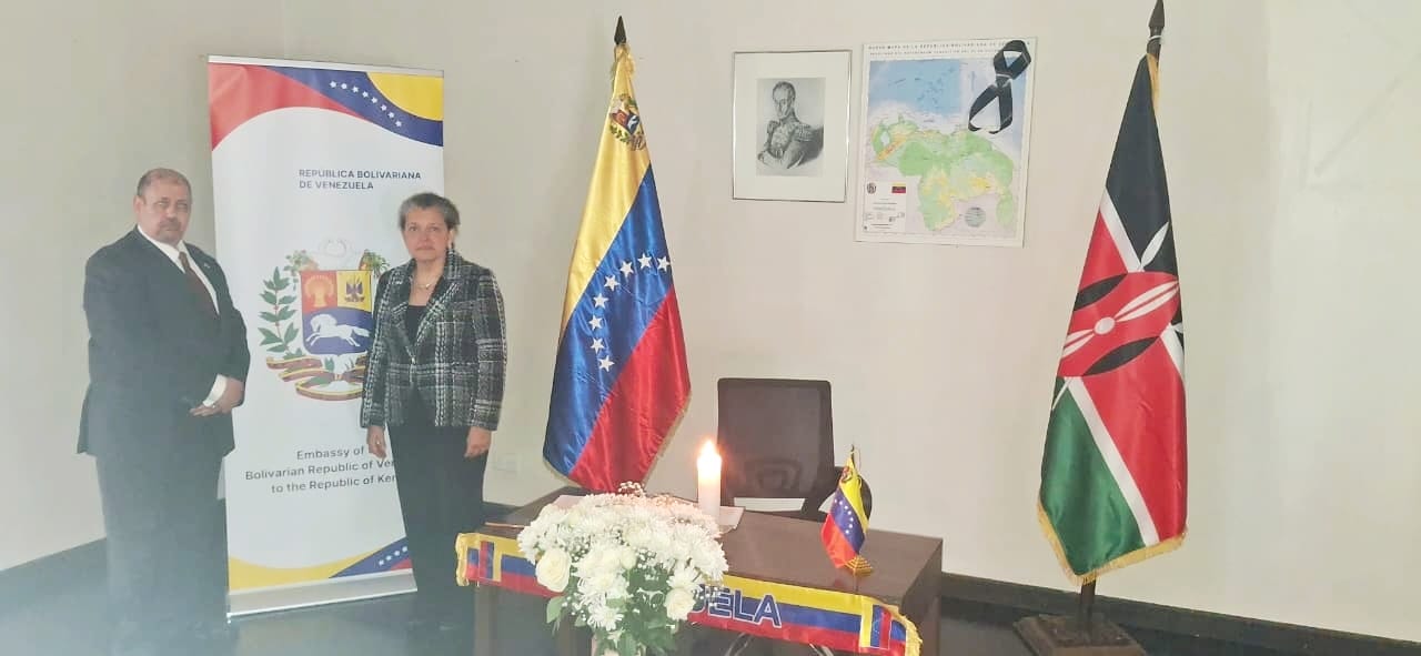El embajador saharaui en Kenia firma el libro de condolencias en la Embajada de la hermana República Bolivariana de Venezuela El embajador saharaui en Kenia firma el libro de condolencias en la Embajada de la hermana República Bolivariana de Venezuela