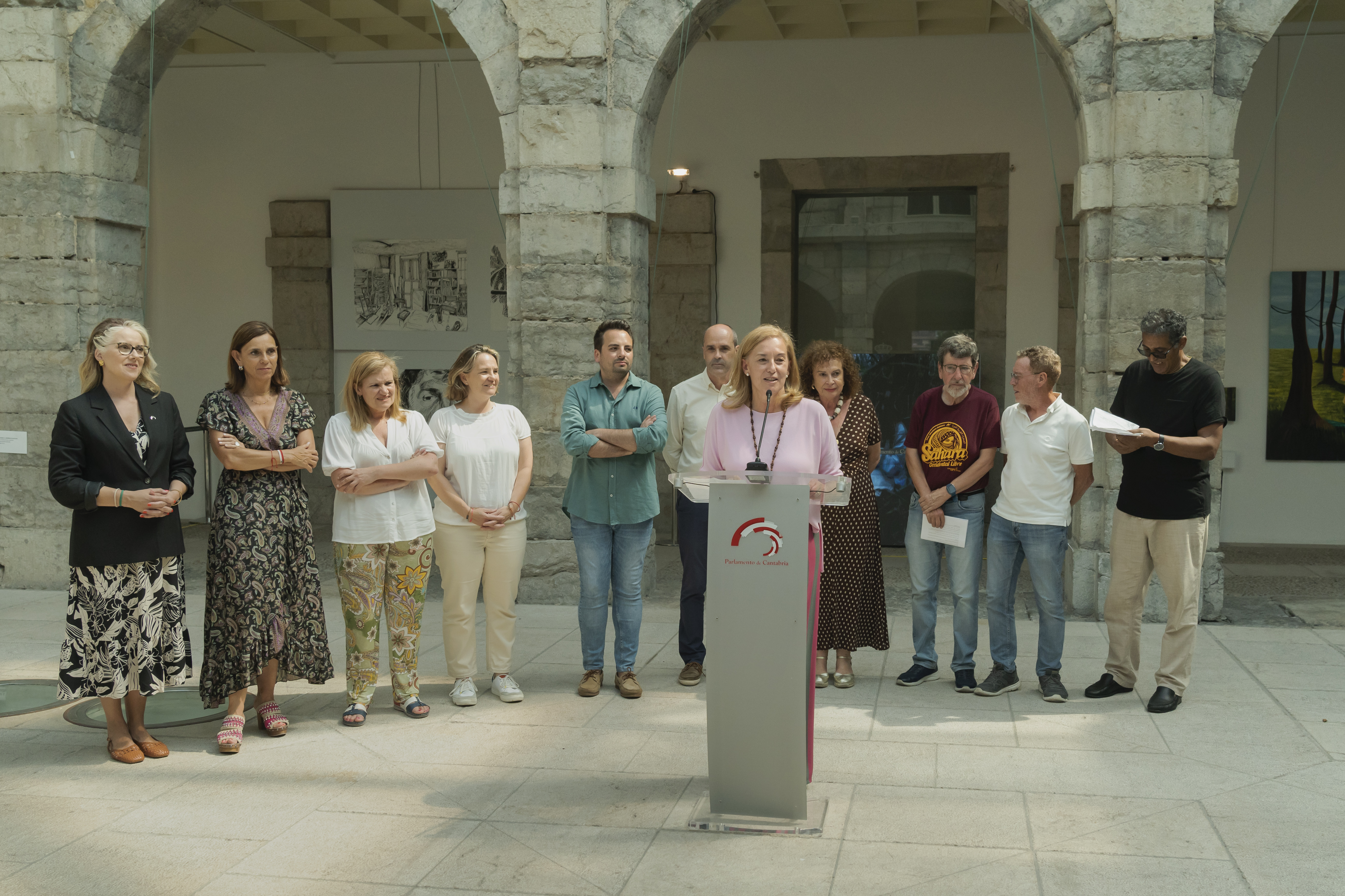recepcion ninos saharauis en el Parlamento de cantabrìa