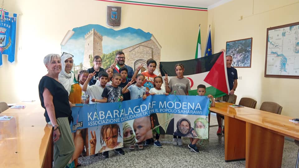 Alcalde de Montese recibe a menores saharauis al cierre de su estancia veraniega en Módena Alcalde de Montese recibe a menores saharauis al cierre de su estancia veraniega en Módena