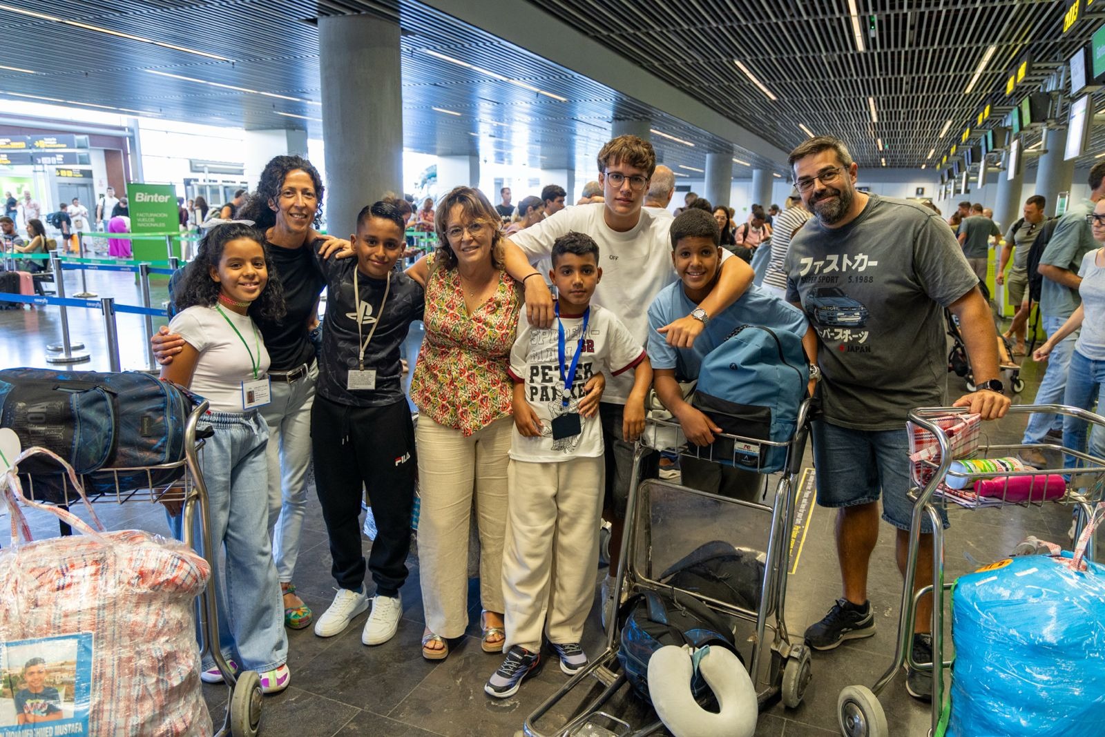 Un centenar de niñas y niños saharauis participantes en el Programa Vacaciones en Paz 2026 en Canarias de vuelta en los Campamentos de la Dignidad