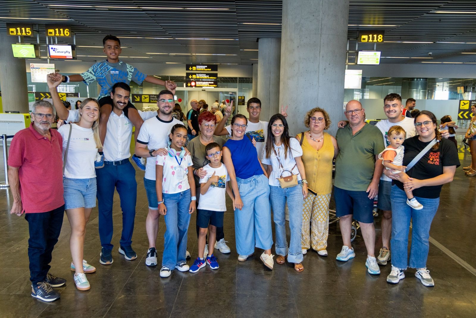 Un centenar de niñas y niños saharauis participantes en el Programa Vacaciones en Paz 2026 en Canarias de vuelta en los Campamentos de la Dignidad Un centenar de niñas y niños saharauis participantes en el Programa Vacaciones en Paz 2026 en Canarias de vuelta en los Campamentos de la Dignidad