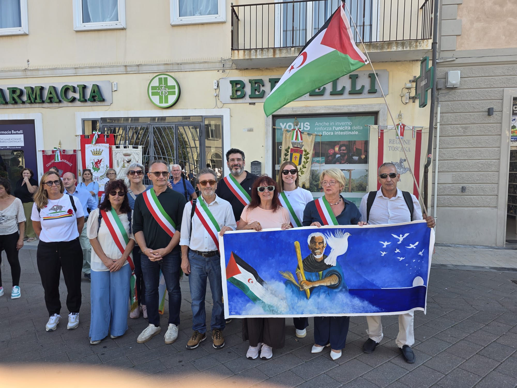 Frente POLISARIO participa en la Cuarta Marcha Mundial por la Paz en Cecina, Italia Frente POLISARIO participa en la Cuarta Marcha Mundial por la Paz en Cecina, Italia