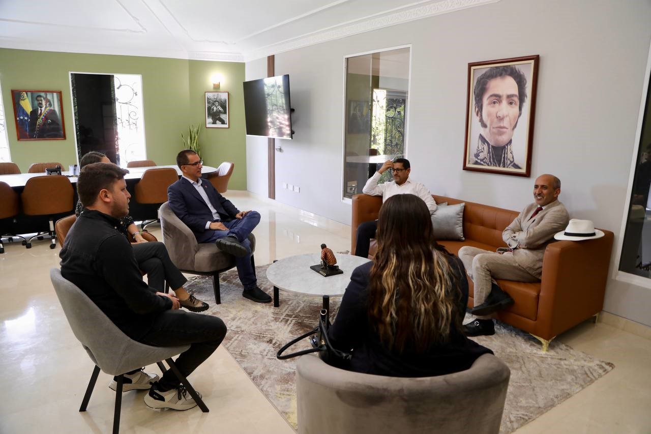 Encuentras de consultas con Secretario Ejecutivo del ALBA y cancillería de Venezuela