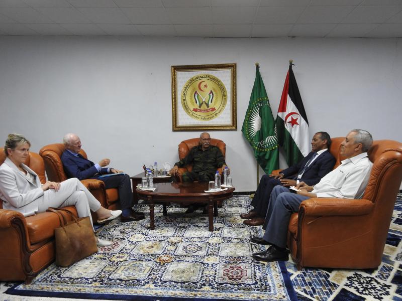 مو